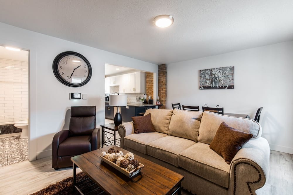 Photo of Bedroom in Central City