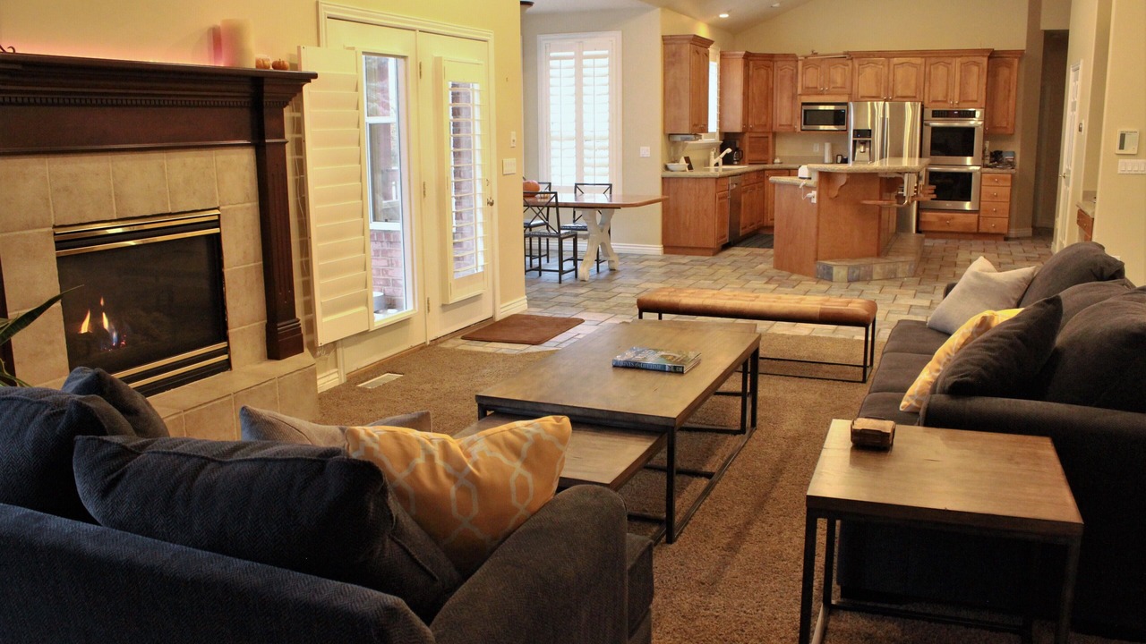 Photo of Livingroom in Layton