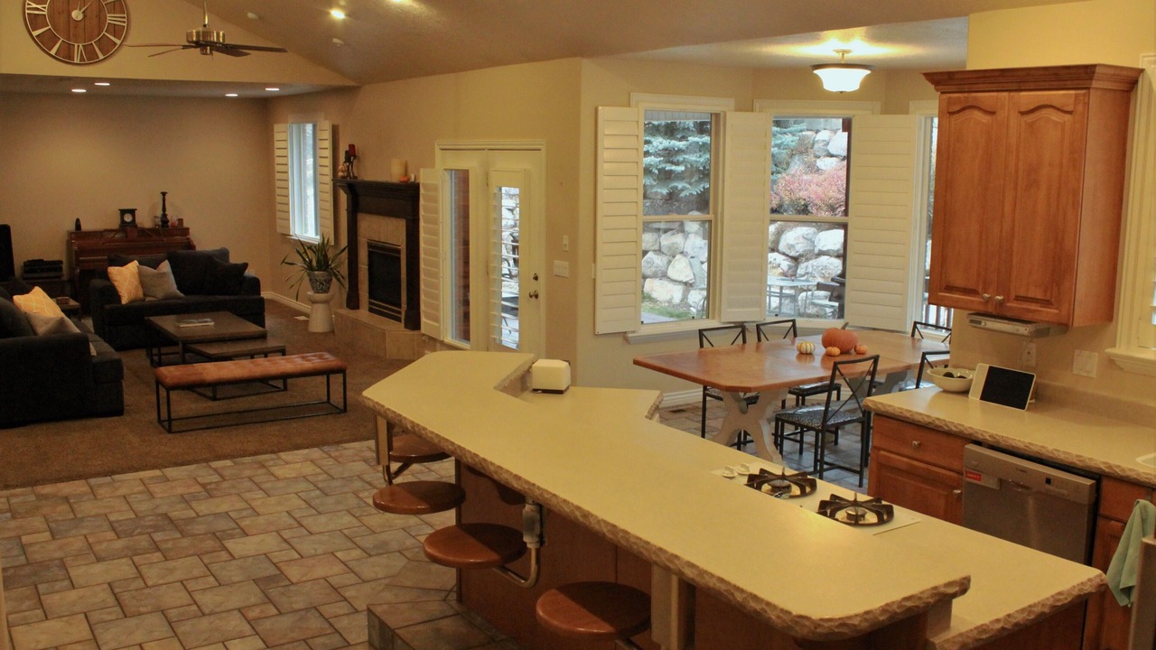 Photo of Livingroom in Layton