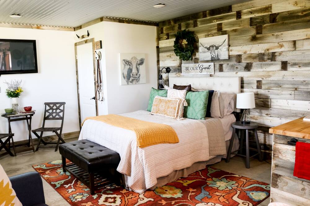 Photo of Bedroom in Plain City