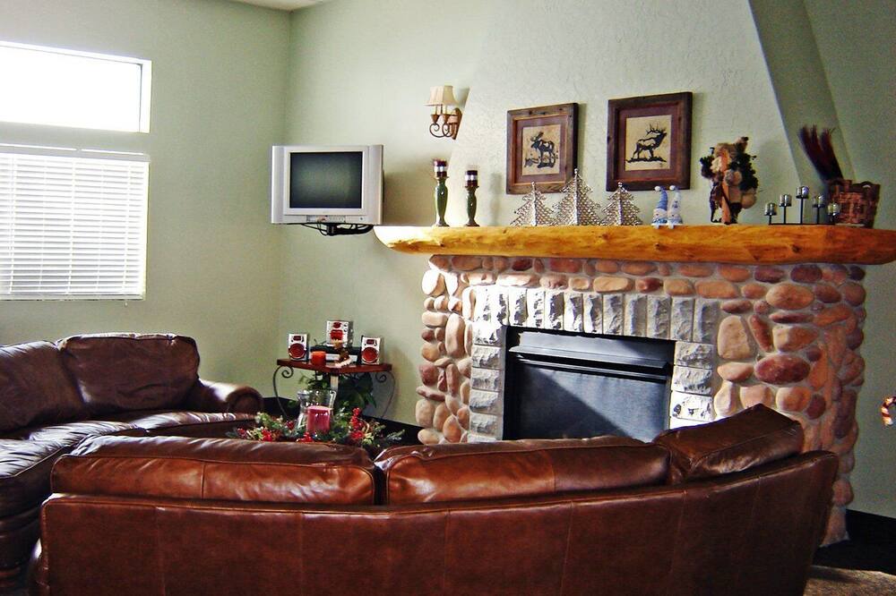 Photo of Livingroom in Powder Ridge Village
