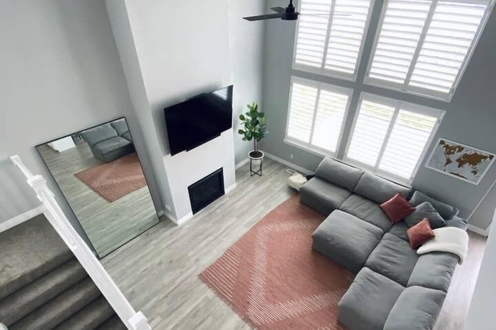 Photo of Livingroom in Saratoga Springs