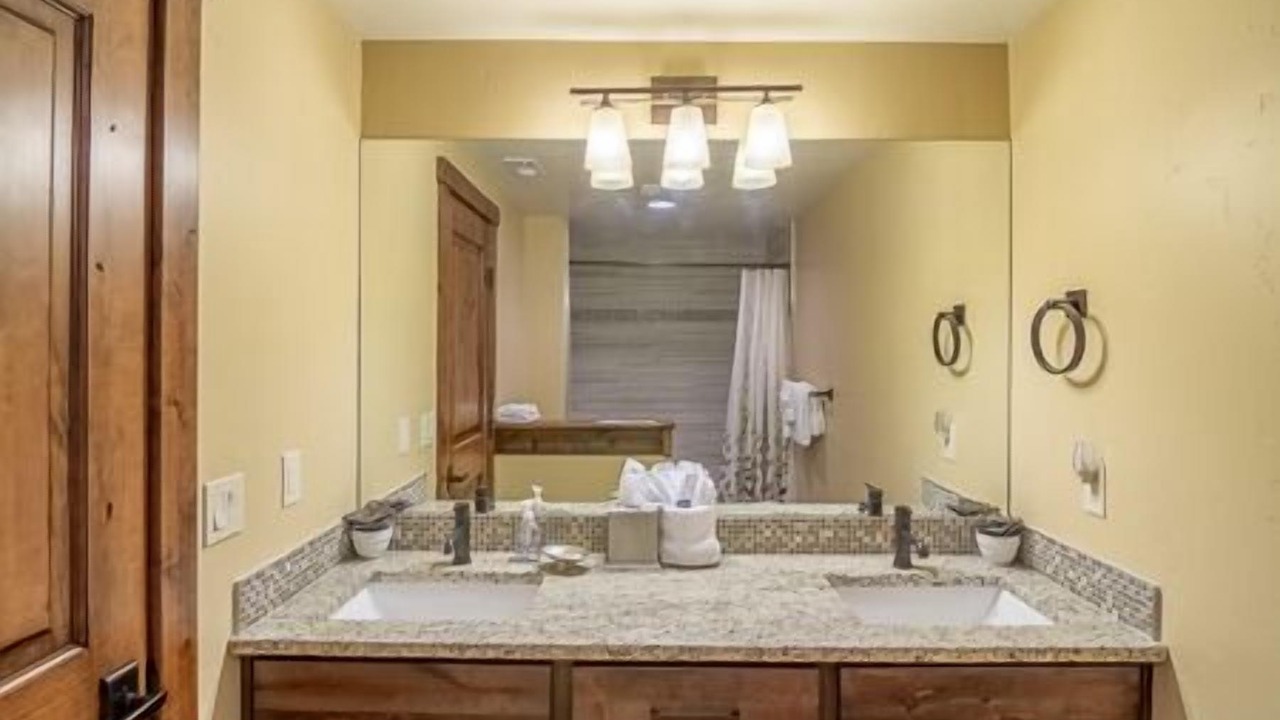 Photo of Bathroom in Tamarack Resort
