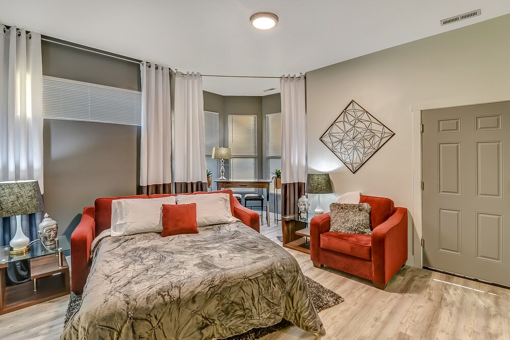 Photo of Bedroom in Central City
