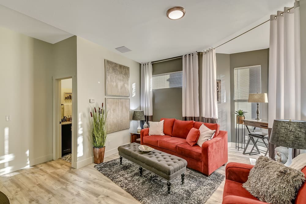 Photo of Bedroom in Central City