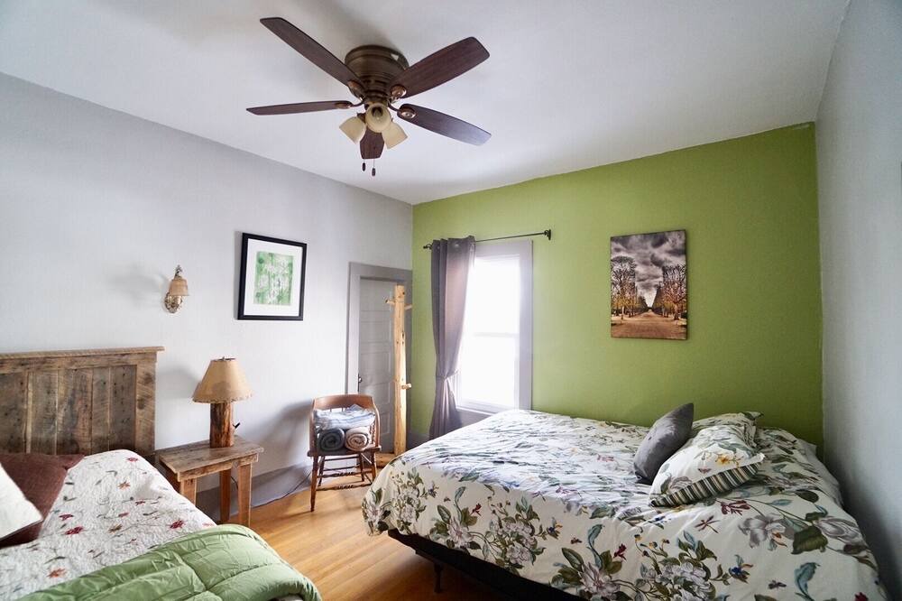 Photo of Bedroom in Gardiner