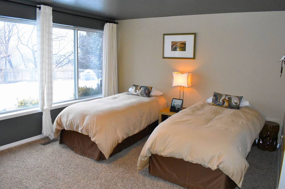 Photo of Bedroom in Holladay
