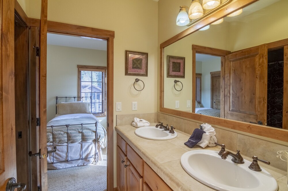 Photo of Bathroom in Tamarack Resort