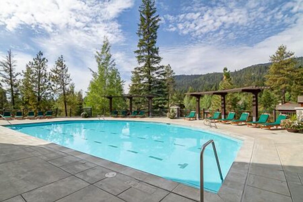Photo of Outdoor in Tamarack