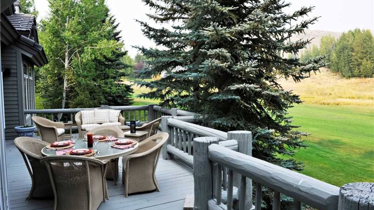 Photo of Outdoor in Elkhorn Village