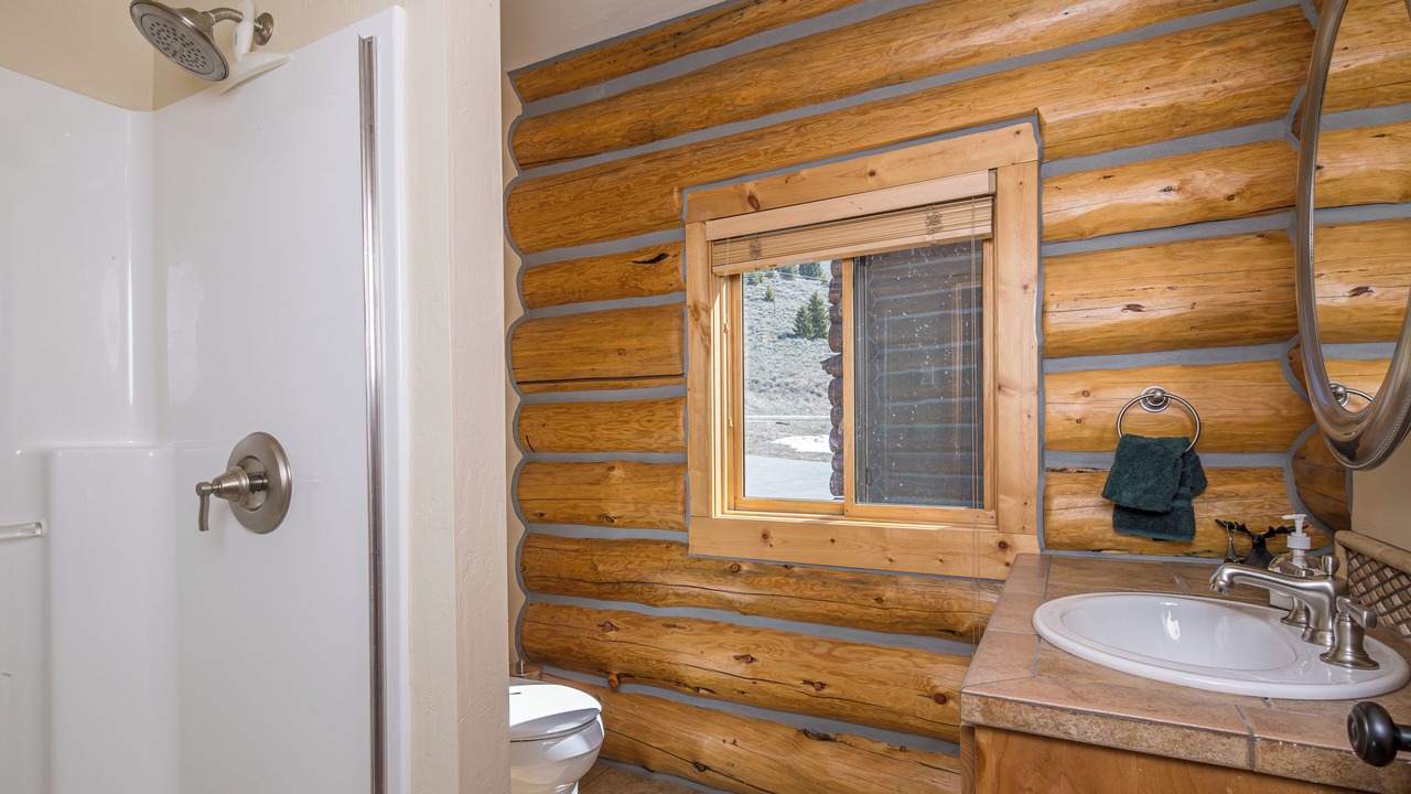 Photo of Bathroom in West Yellowstone