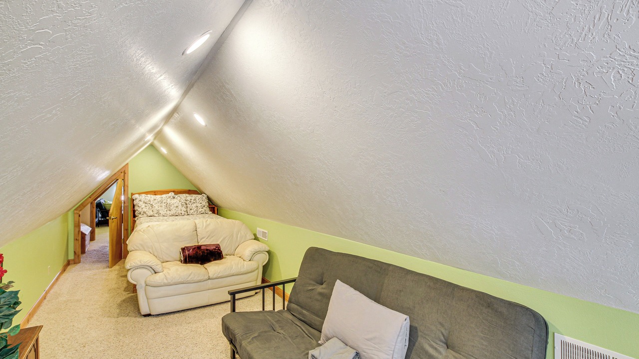 Photo of Livingroom in Oneida County