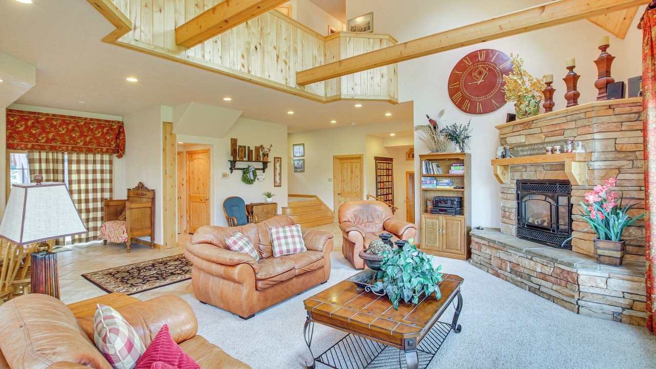 Photo of Livingroom in Oneida County