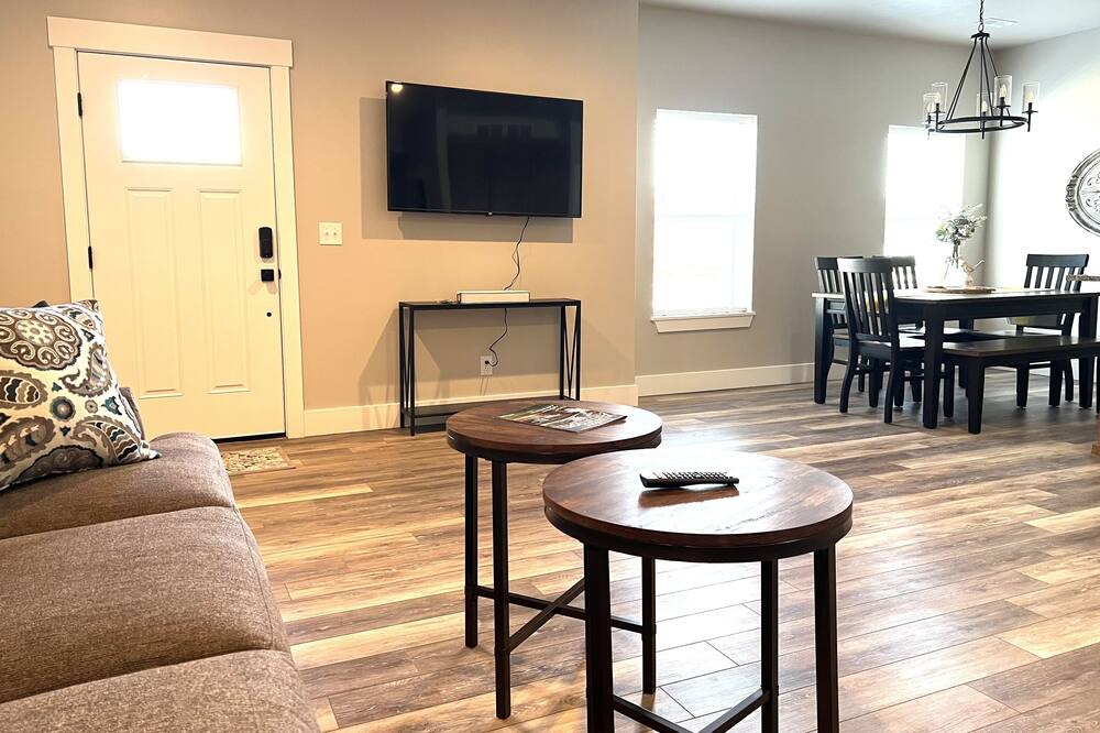 Photo of Livingroom in Ammon