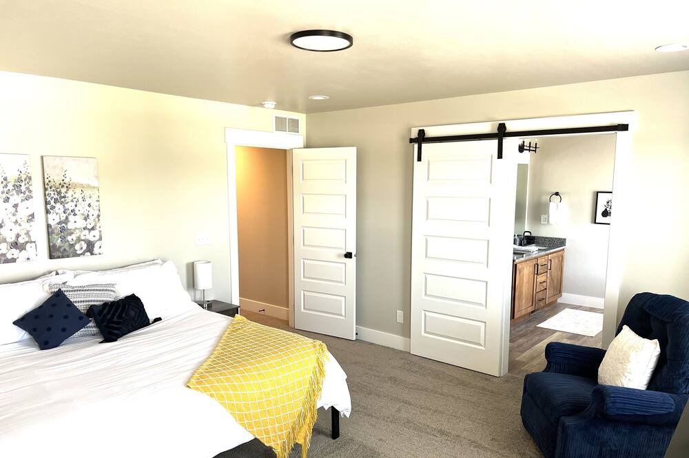 Photo of Bedroom in Ammon