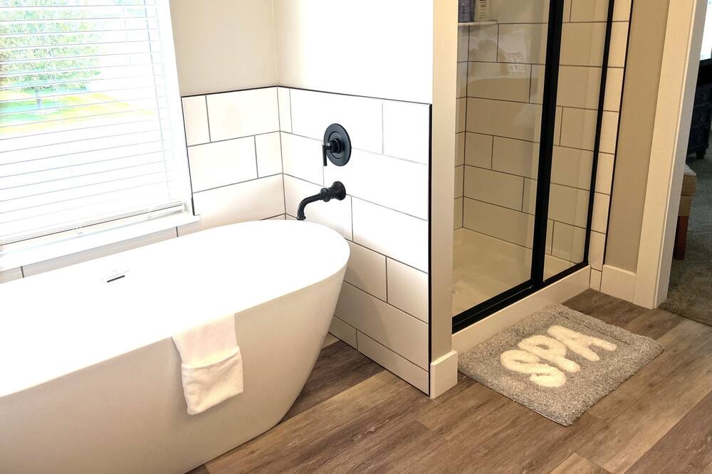 Photo of Bathroom in Ammon