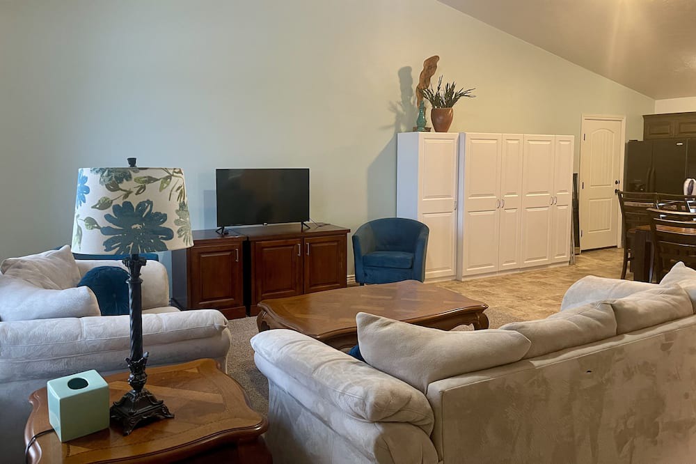 Photo of Livingroom in Idaho Falls