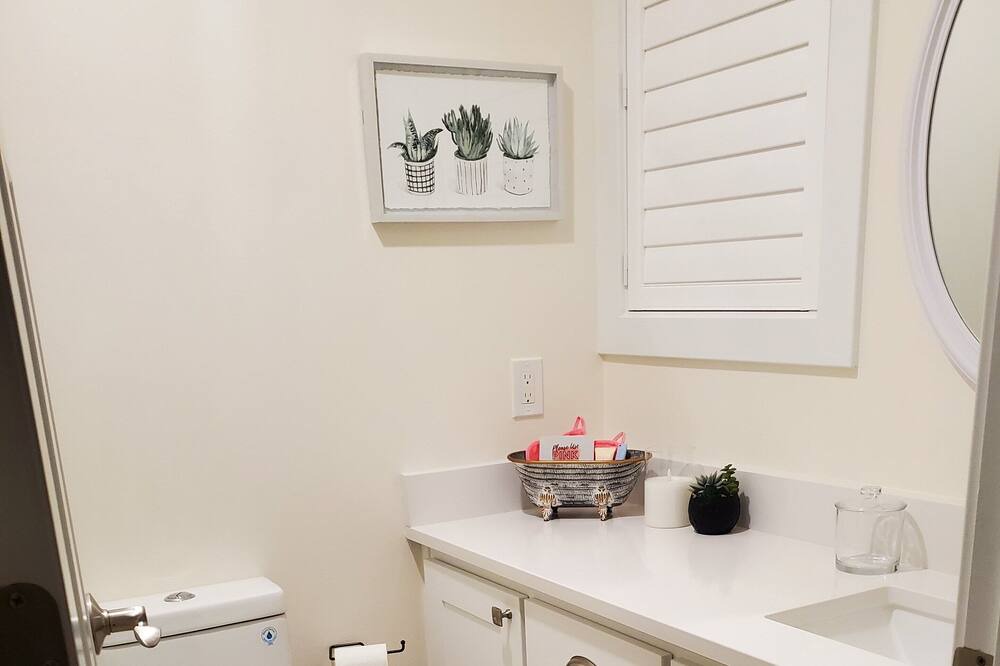 Photo of Bathroom in Ammon