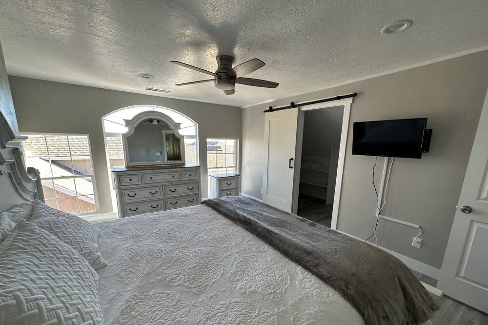 Photo of Bedroom in Layton