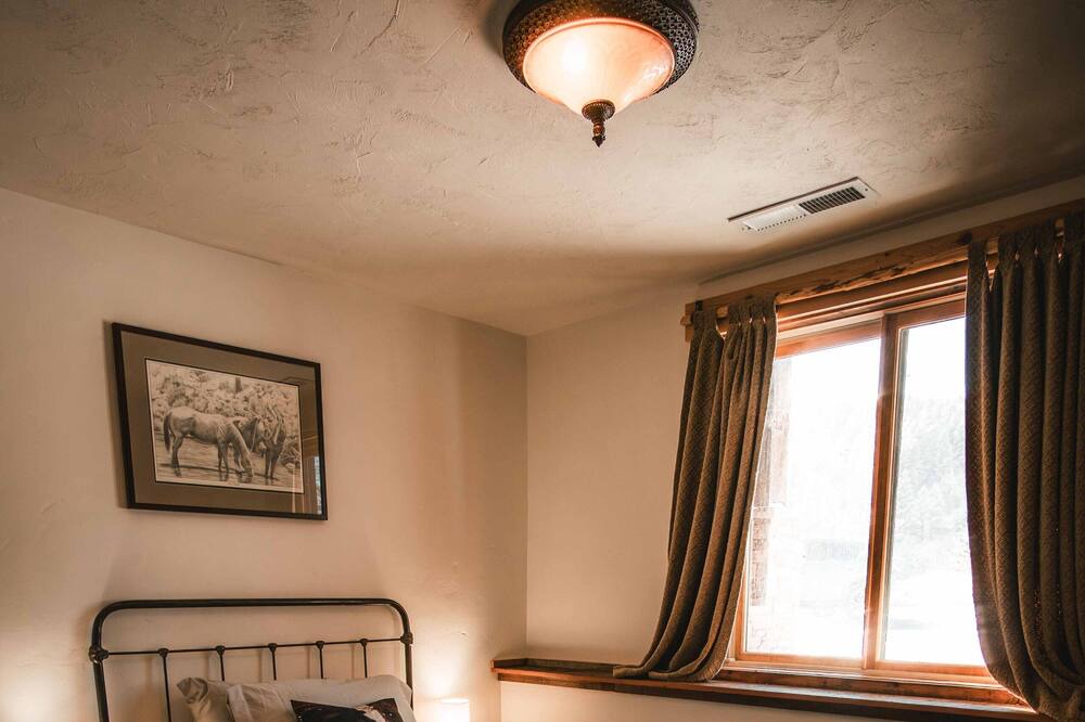 Photo of Bedroom in Irwin