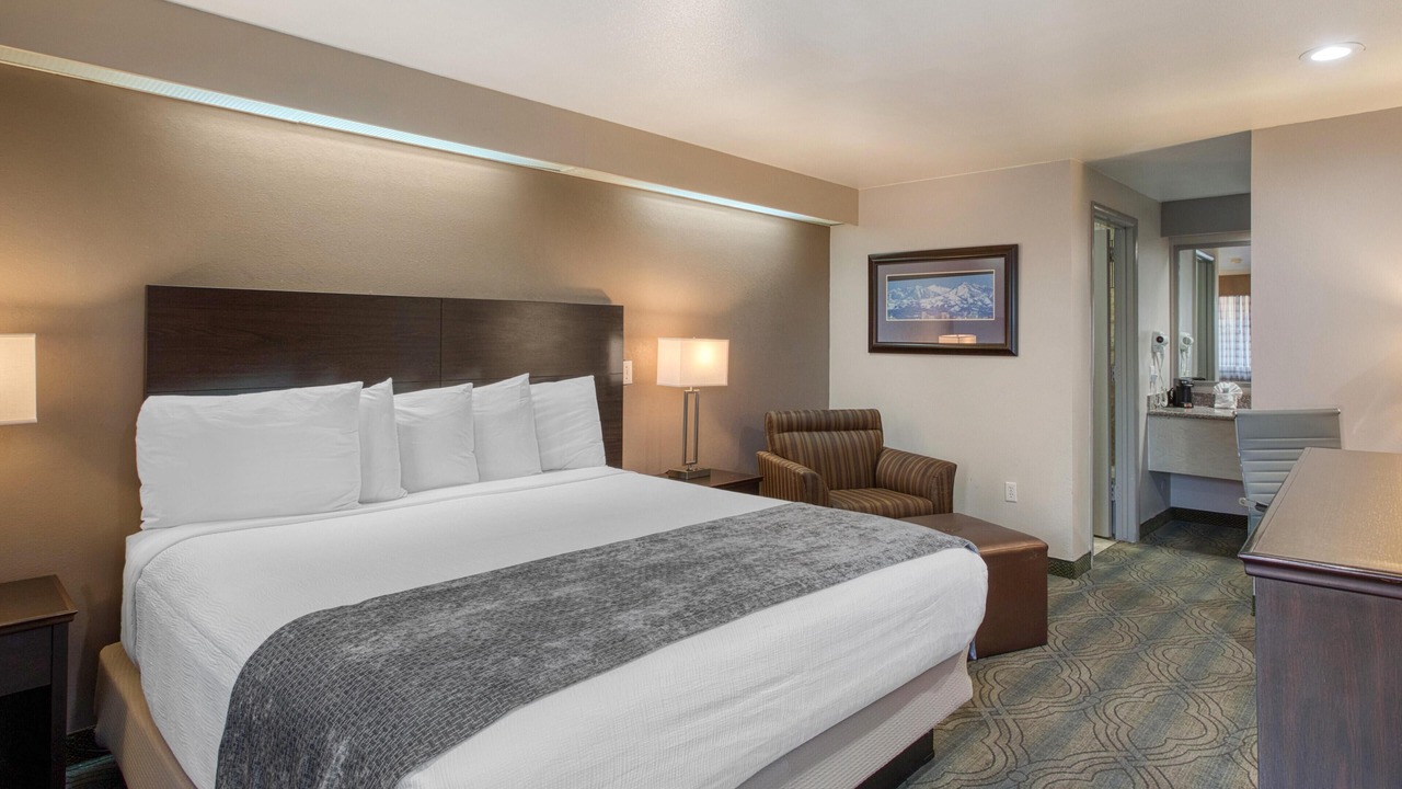 Photo of Bedroom in People's Freeway