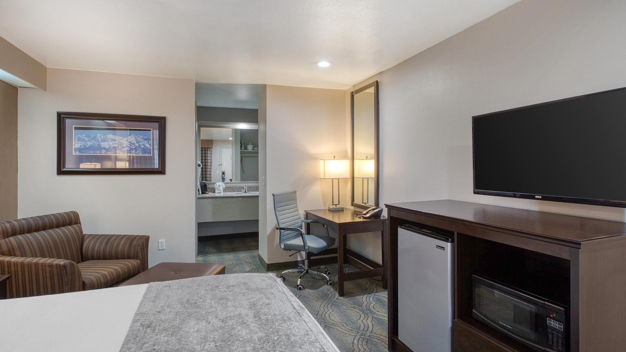 Photo of Bedroom in People's Freeway