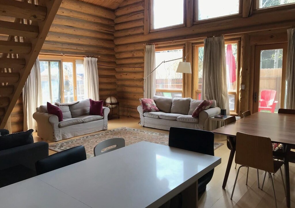 Photo of Livingroom in Warm Springs