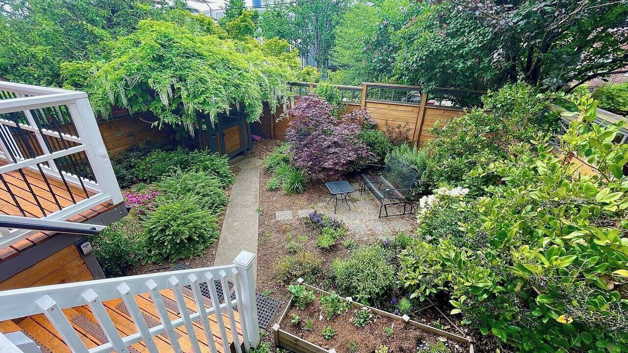 Photo of Outdoor in Minor