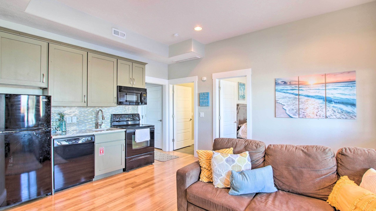 Photo of Livingroom in Cherimoya Hill