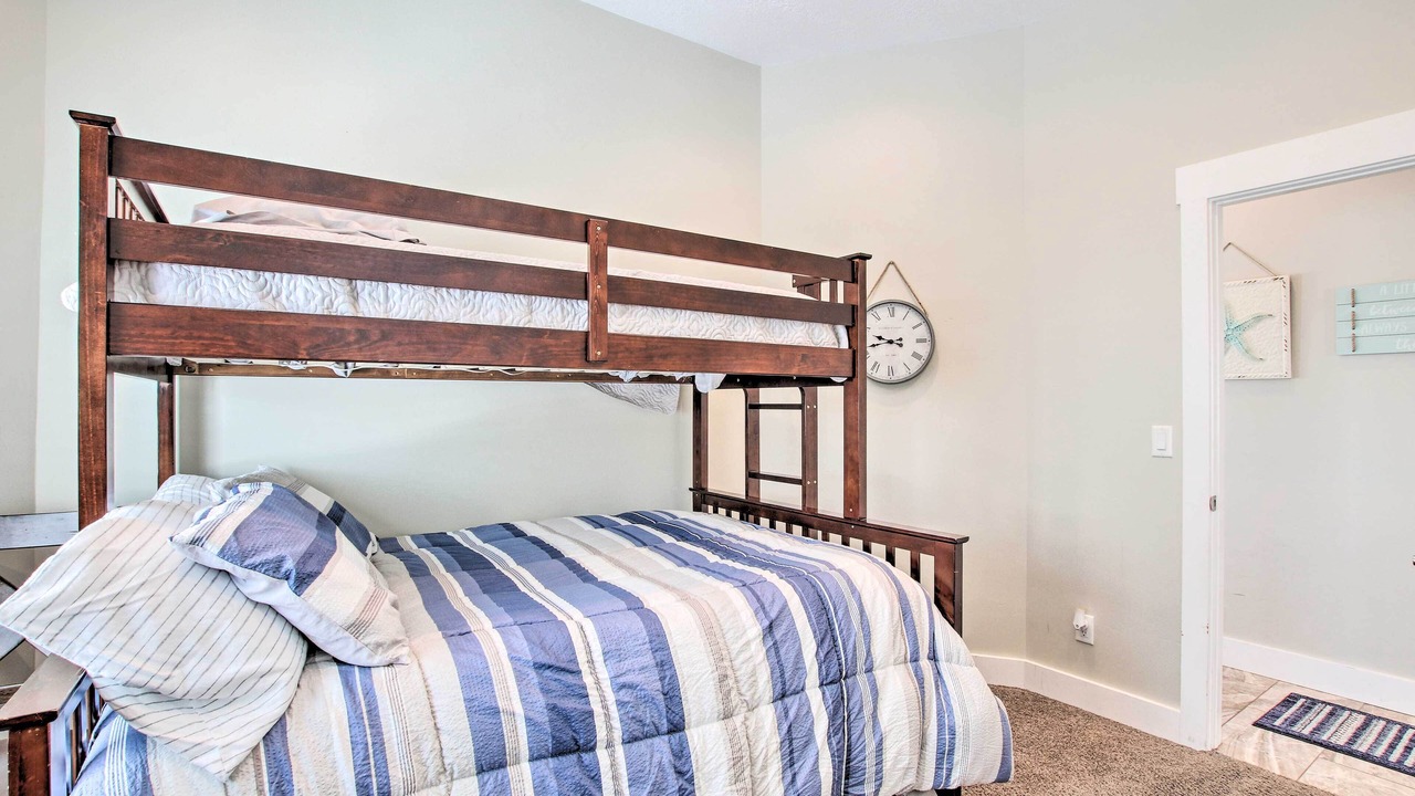 Photo of Bedroom in Cherimoya Hill