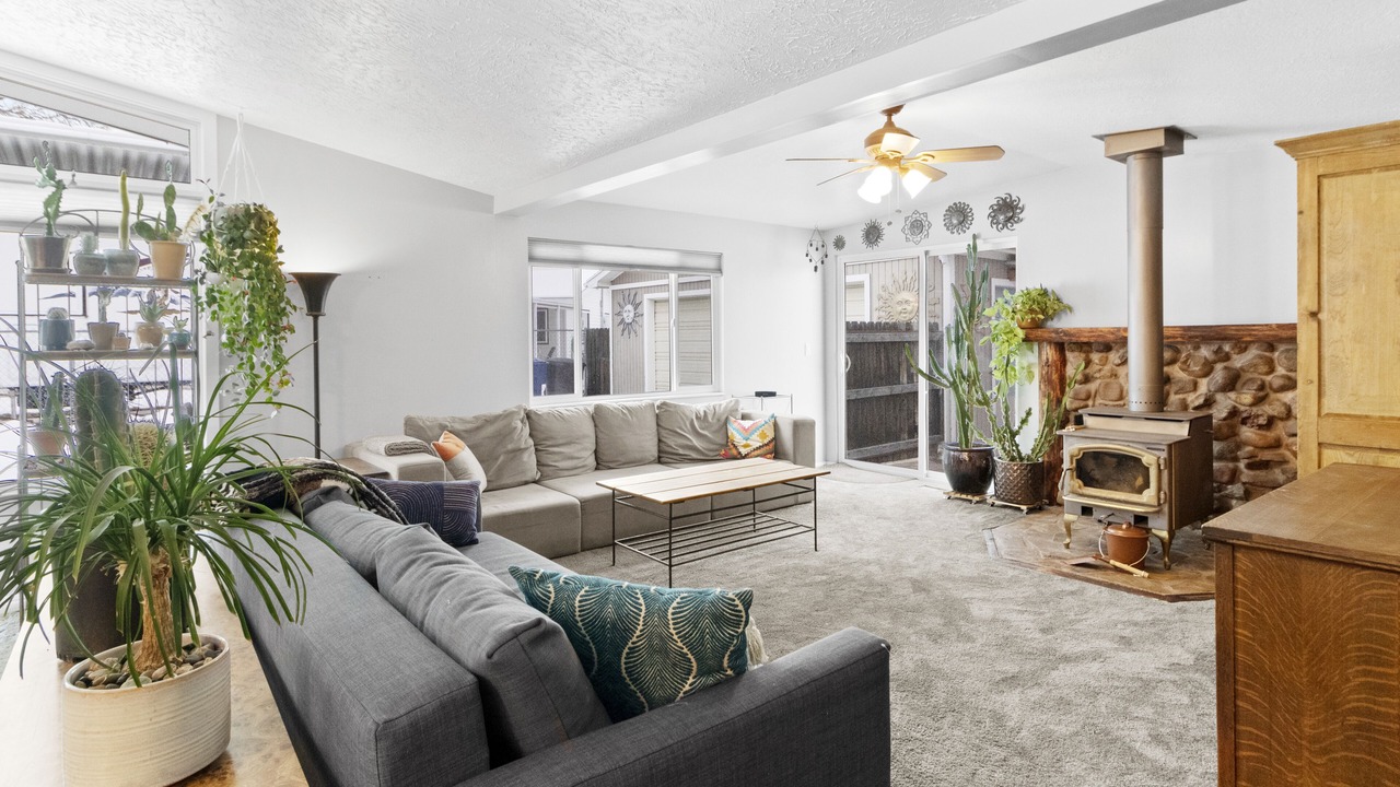 Photo of Livingroom in Cottonwood Heights