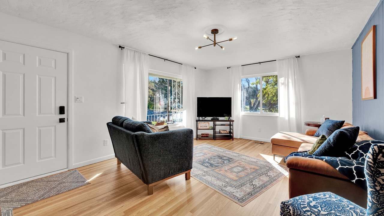 Photo of Livingroom in Ogden