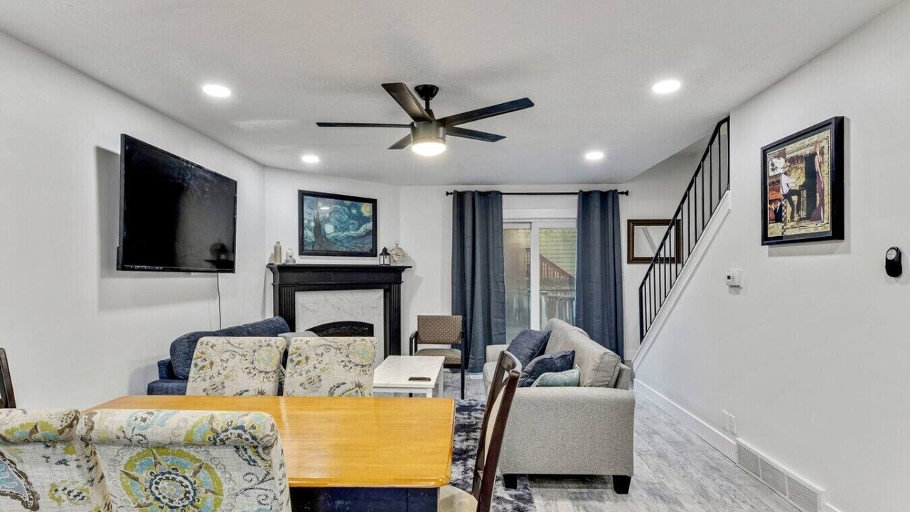Photo of Livingroom in South Salt Lake