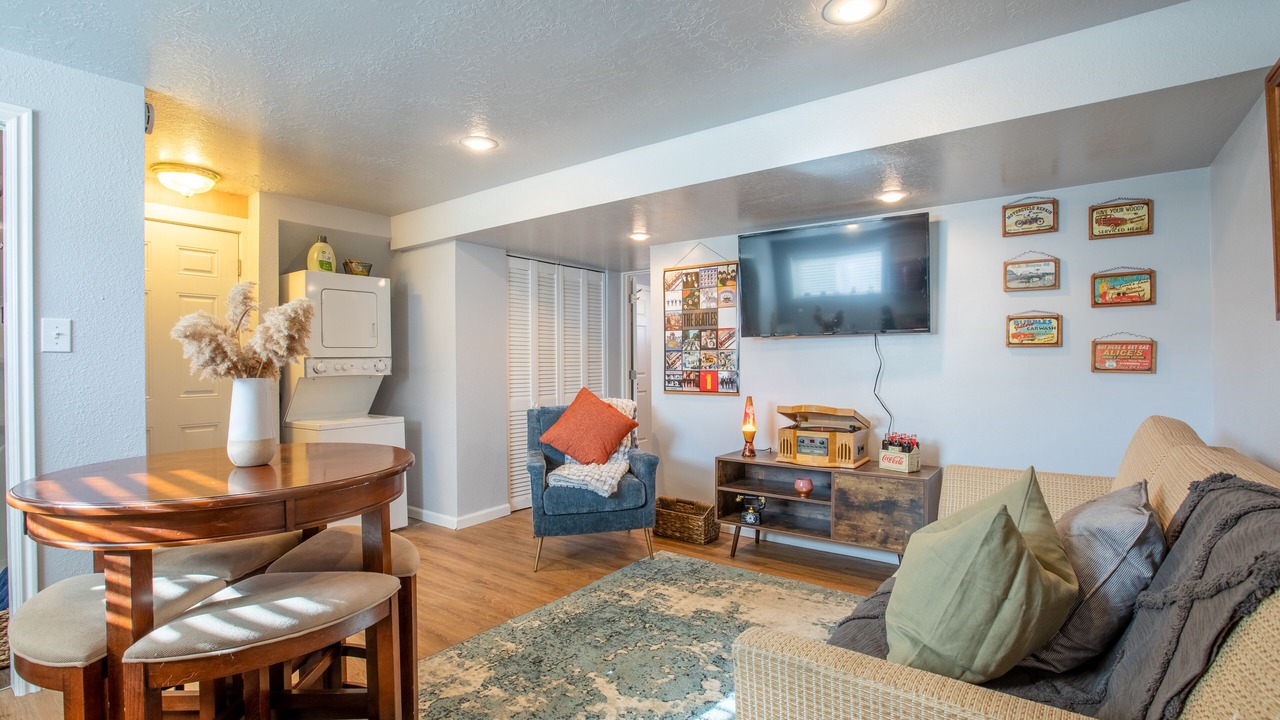 Photo of Livingroom in West Bountiful
