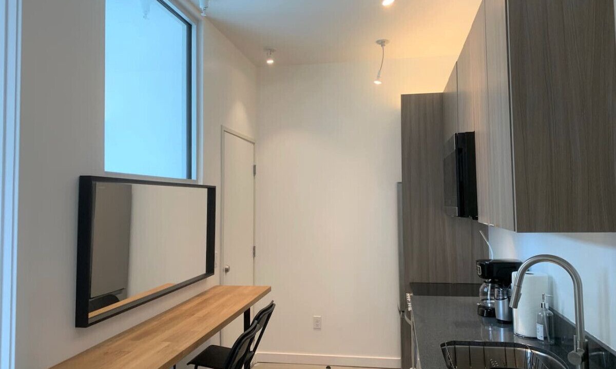 Photo of Kitchen in People's Freeway