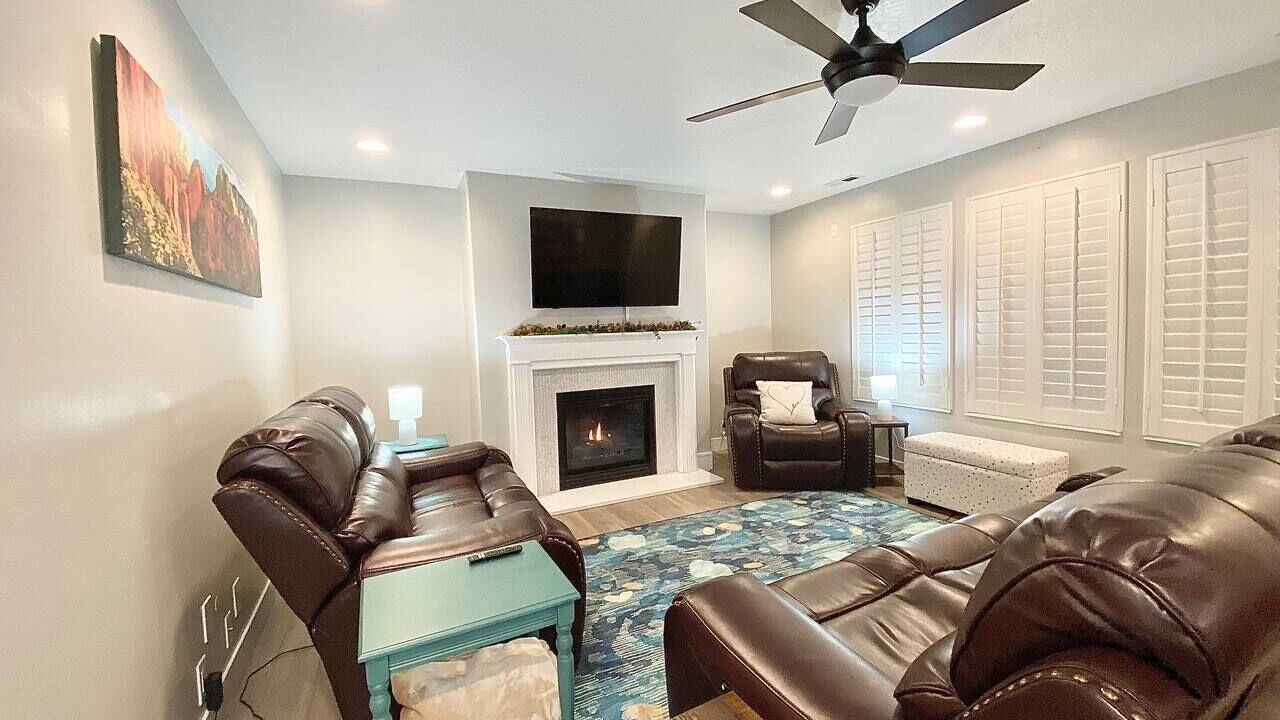 Photo of Livingroom in Layton