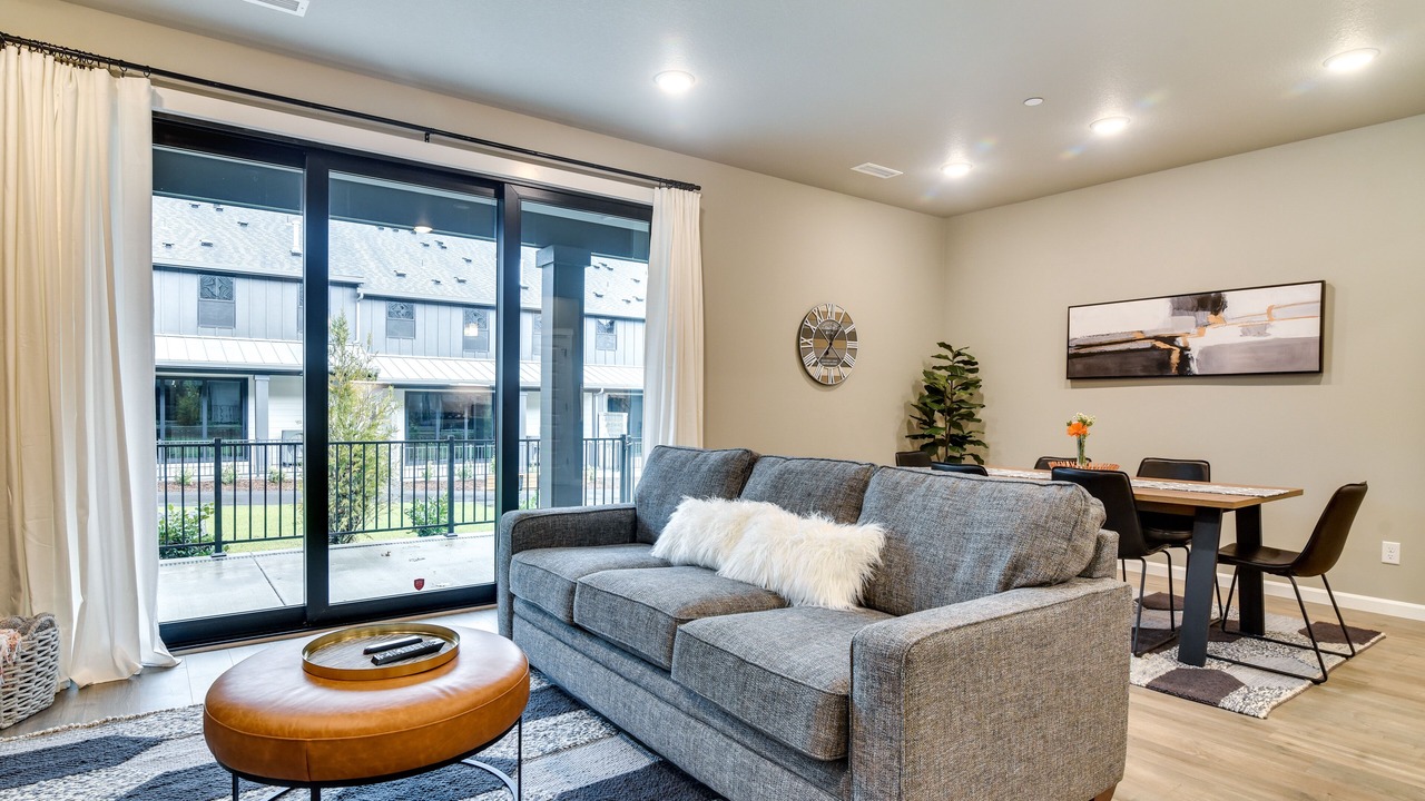 Photo of Livingroom in Pleasant Valley