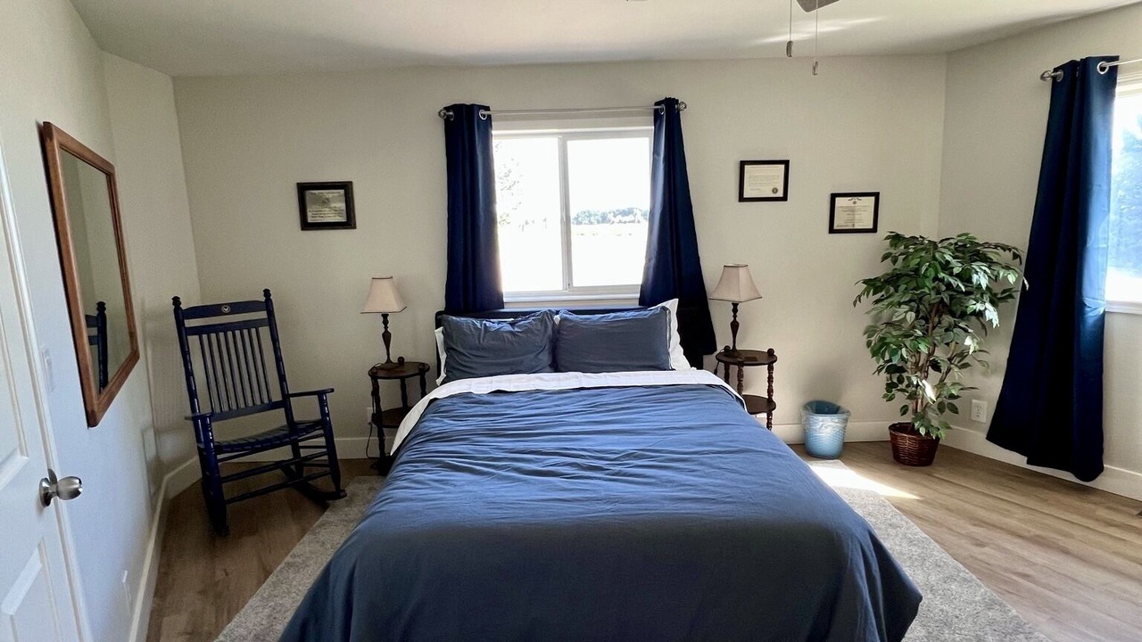 Photo of Bedroom in Cassia County