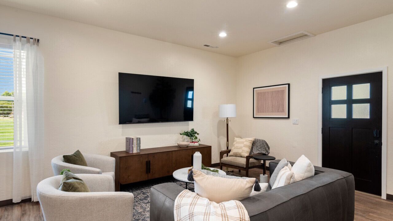 Photo of Livingroom in St. Charles