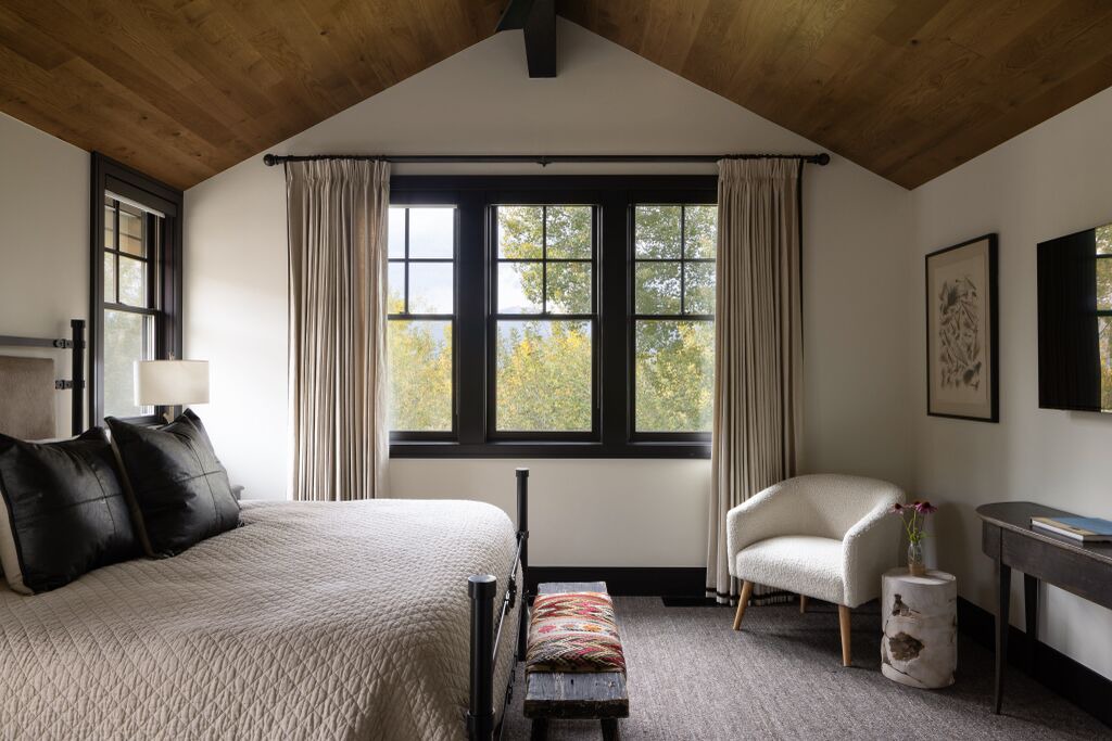 Photo of Bedroom in Indian Springs