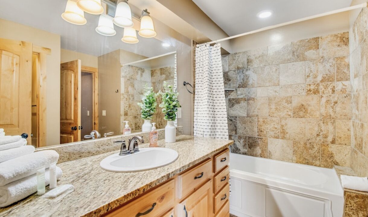 Photo of Bathroom in Garden City