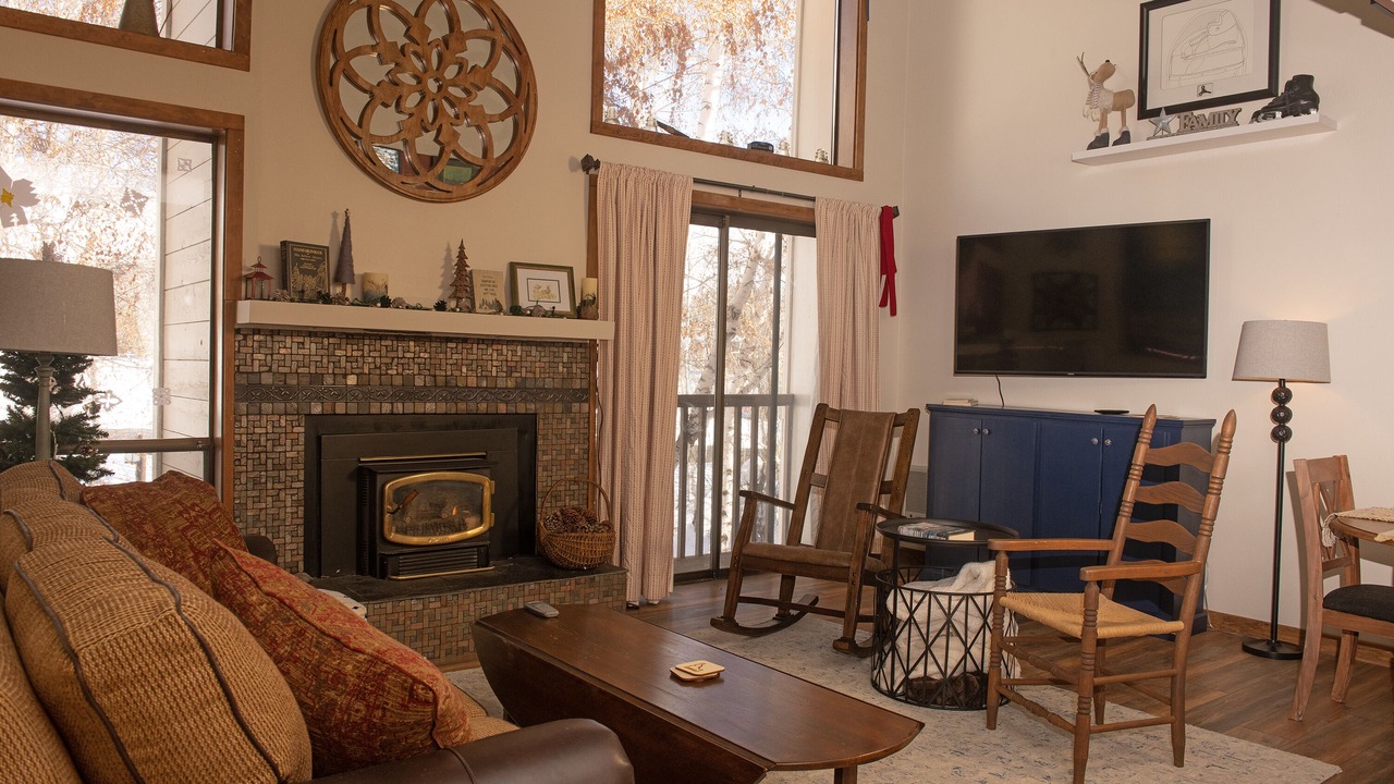 Photo of Livingroom in Elkhorn Village