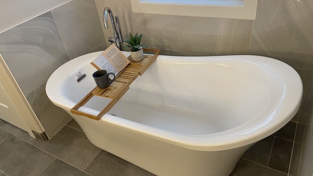 Photo of Bathroom in Island Park