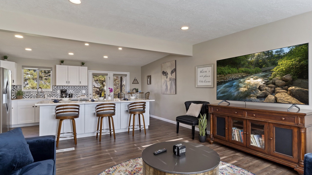 Photo of Livingroom in Layton