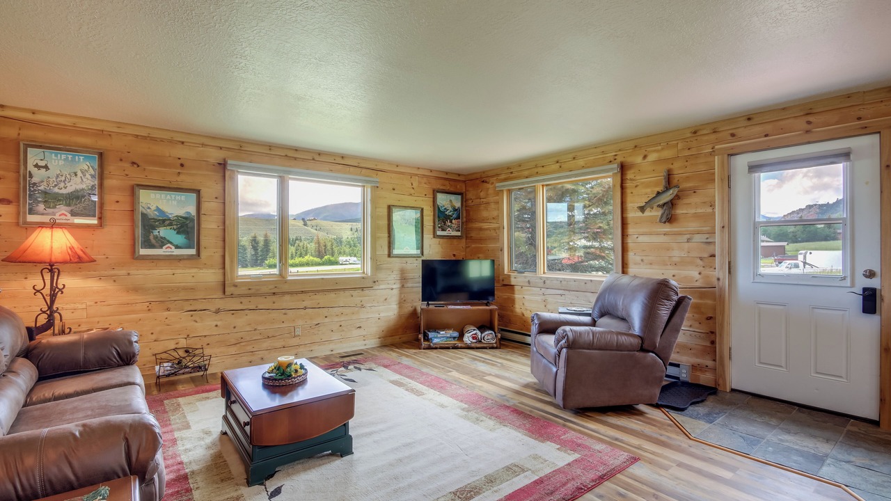 Photo of Livingroom in Red Lodge