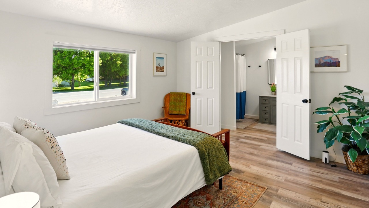 Photo of Bedroom in Hyrum