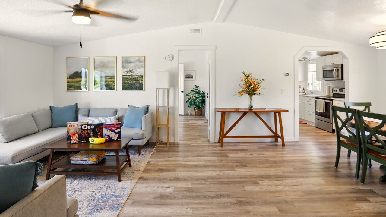 Photo of Livingroom in Hyrum