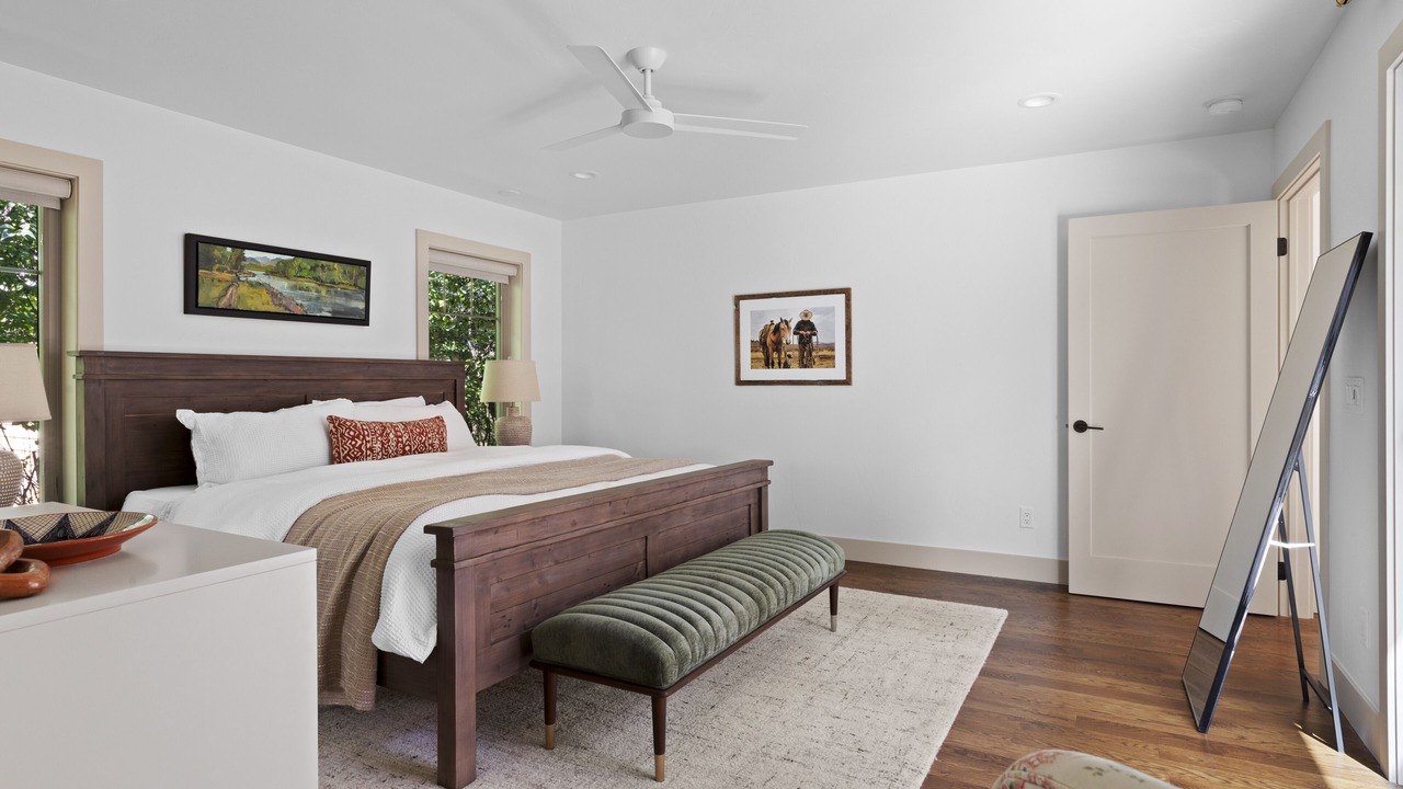 Photo of Bedroom in University District