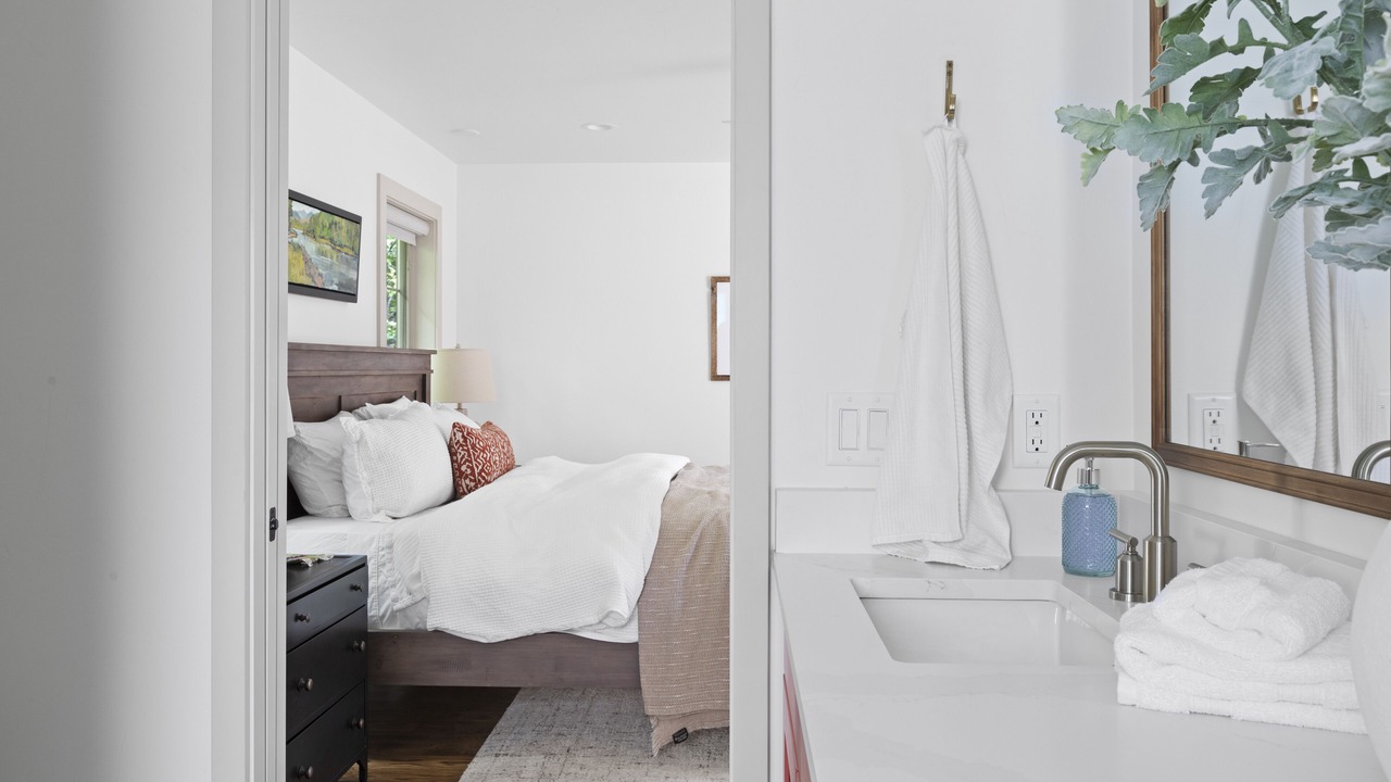 Photo of Bedroom in University District