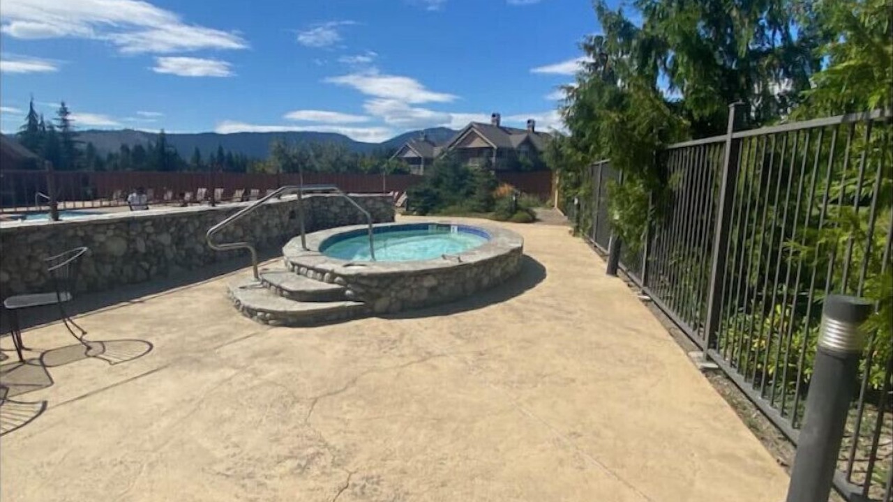 Photo of Outdoor in Ronald